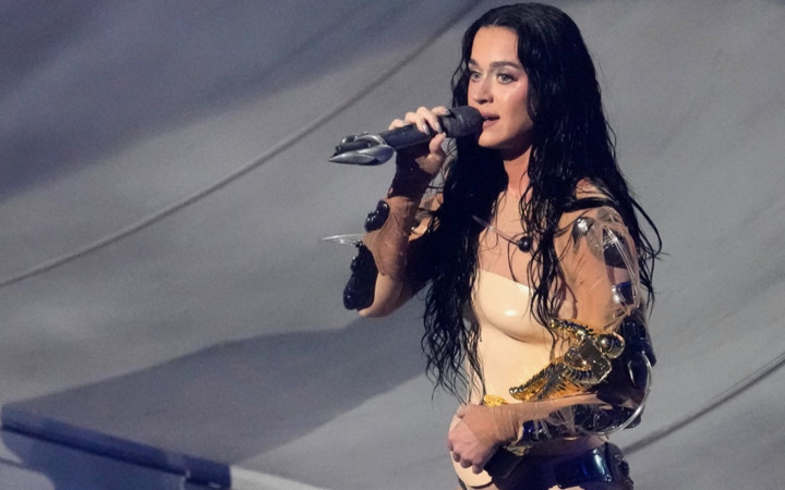 Katy Perry saniyeler içinde 300 bin dolar kazandı...