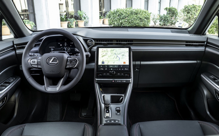 Lexus LBX "En İyi Kabine Sahip Küçük SUV" seçildi