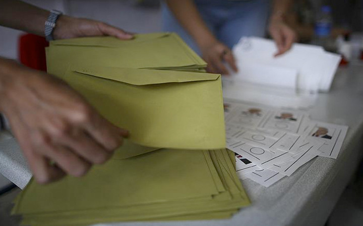 "Türkiye'yi kimin yönetmesini istersiniz?" anketi! Bomba sonuç zirvedeki isme bakın