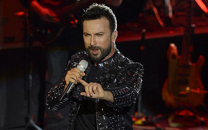 Tarkan, İstanbul'daki konserini bomba bir isimle kapatacak!