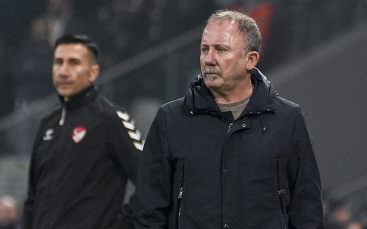 Beşiktaş'ta bir kriz daha! Yıldız isim yönetime 'ayrılmak istiyorum' dedi