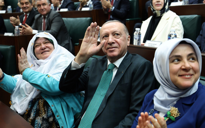 Cumhurbaşkanı Erdoğan çağırmıştı! Zeynep Güneş ve Eskişehirli kadınlar Meclis'e geldi