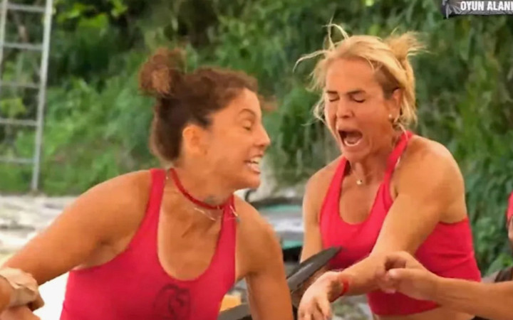 Survivor'da iki yarışmacı birbirine girdi! Hastaneye kaldırıldı...