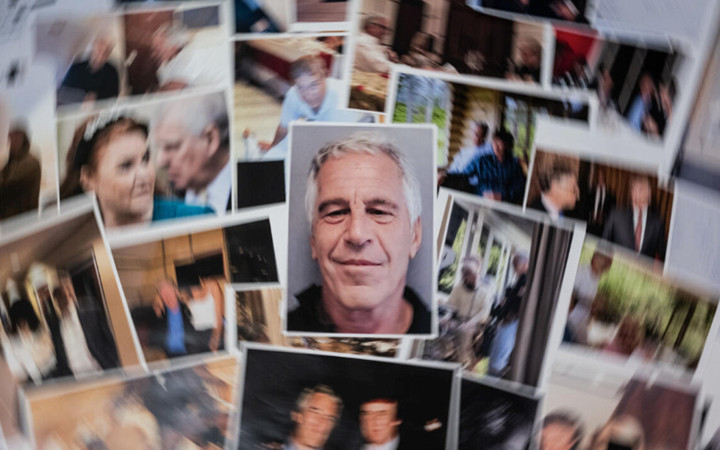 Epstein'in kabarık isim listesi ifşa oldu! Liste doğruysa ortalık fena karışacak