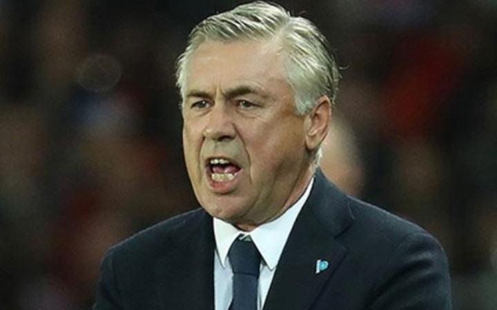 Dünya onu konuşuyor! Ancelotti 3 kadınla birlikte görüntülendi