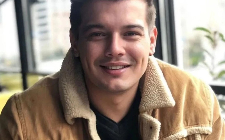 Arda Kural'dan aşk pozu! Son hali herkesi şaşırttı bakın sevgilisi kim