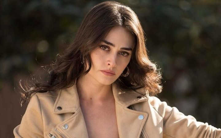 Esra Bilgiç’in 13 yıl önceki hali ortaya çıktı! Görenler şaştı kaldı