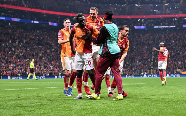 Galatasaray İtalyan devini 5 golle ezdi geçti dünya basının gündemine oturdu