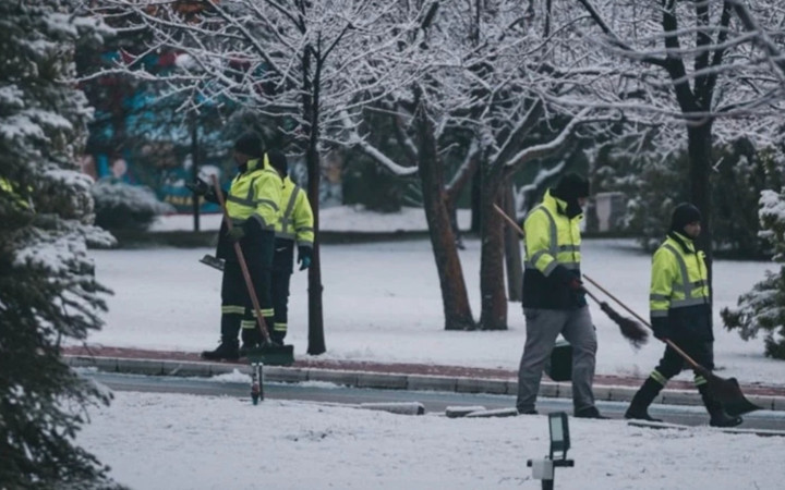 Ankara'da kar yağışı başladı! Yüksek kesimler beyaza büründü
