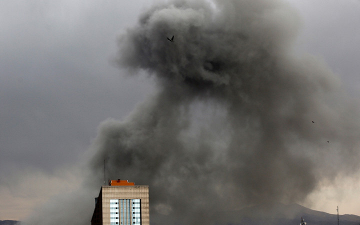 Art arda patlama oldu! İran'ın başkenti Tahran'dan yeni görüntüler