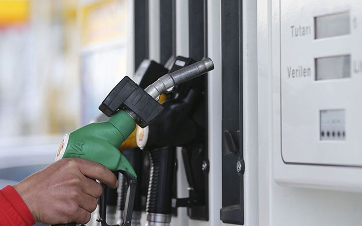 Akaryakıta savaş zammı! Böylesi ilk kez olacak tarihi artış, motorin ve benzinin litresi...