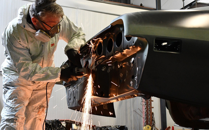 Yılda sadece 3 sipariş kabul ediyor! Ziya usta hurda klasik otomobilleri baştan yaratıyor