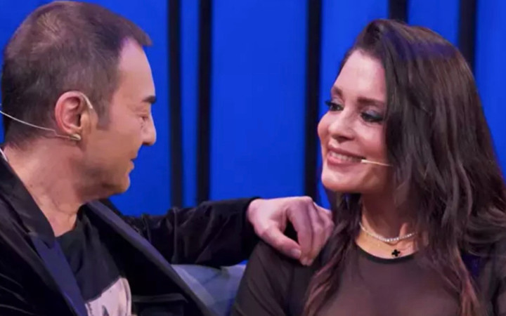 Serdar Ortaç yıllar sonra "Karabiberim" klibinin oyuncusu ile buluştu