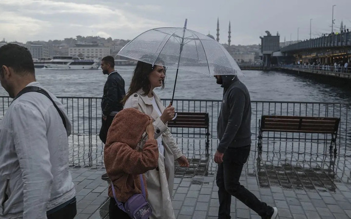 Meteoroloji 6 kenti sarı kodla uyardı! 5 bölgeyi sağanak esir alacak...