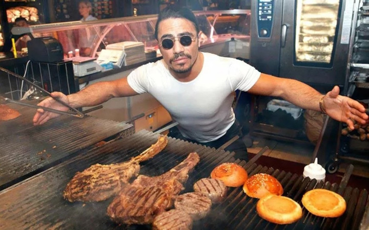 Dubai'den herkes bir bir kaçarken Nusret Gökçe paylaştı! "Ateşimiz yanıyor"