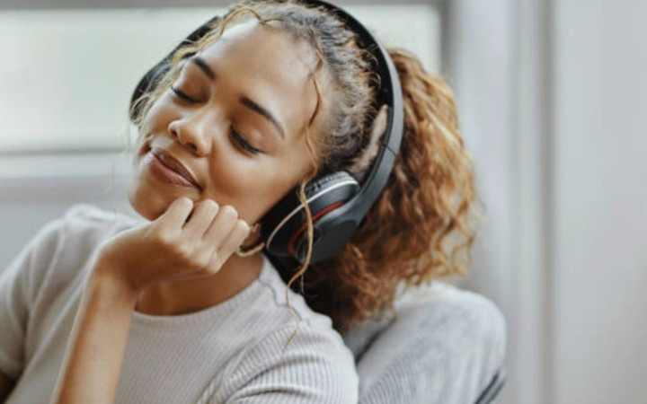 Müzik zevkiniz zekanız hakkında bilgi veriyor! Zekilerin dinlediği 5 müzik türü belli oldu...