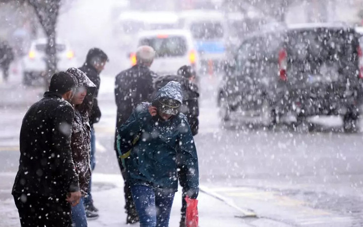 Yoğun kar yağışı bir anda bastıracak! Meteoroloj illeri bir bir saydı