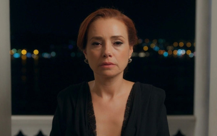 Özgü Namal duyurdu: Kıskanmak dizisi için yolun sonu mu göründü?