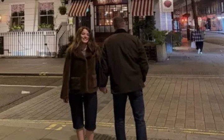 İlayda Alişan'dan Paris kaçamağı! Sıcak karelere yorum yağdı...