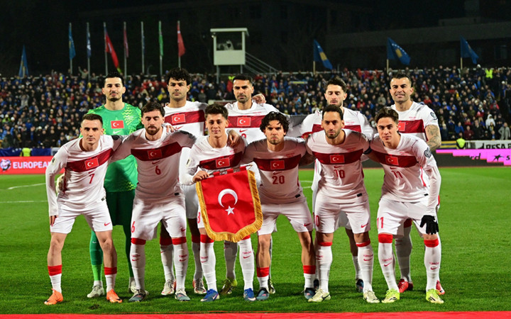 Galatasaray'ın milli takım için yaptığı tebrik paylaşımı olay oldu