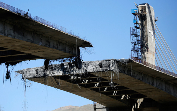 ABD ve İsrail, İran'daki B1 Köprüsü'nü bir kez daha vurdu! Proje Müdürü gözyaşlarına boğuldu