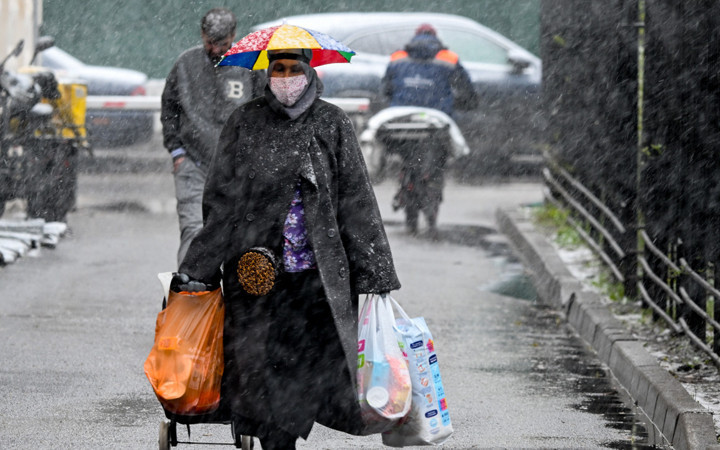 Ankara'ya sürpriz kar yağışı! İstanbul bahara giriyor 20 derece sıcaklık