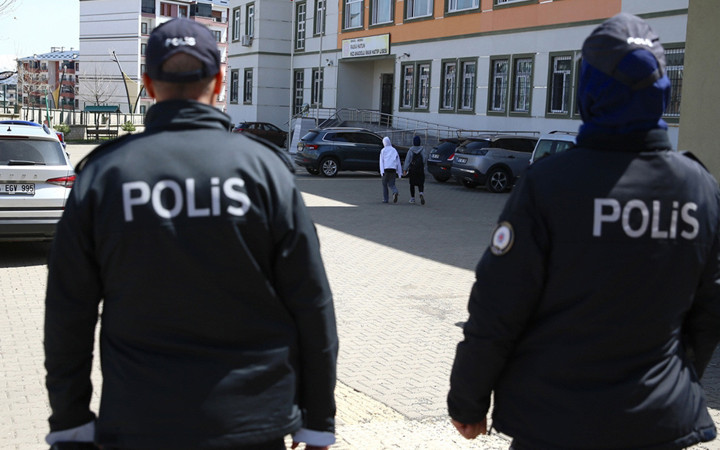 Okullarda güvenlik için tedbirler yolda! Okul bahçelerine girişler...
