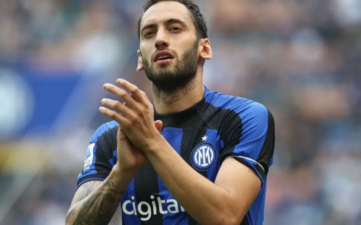 Hakan Çalhanoğlu'ndan kötü haber! Sezonu kapattı