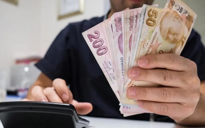 Borçlarını taksitlendirmek isteyenler dikkat! Son fırsat bankaya koşun