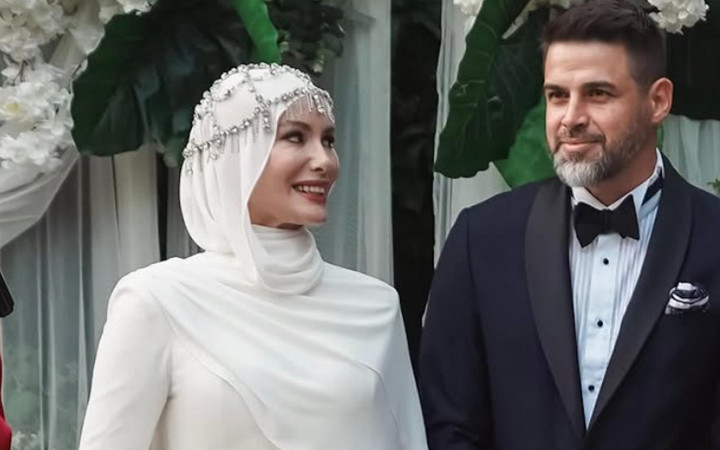 Reshad Strik'ten çok özel paylaşım! Gamze Özçelik havalara uçacak