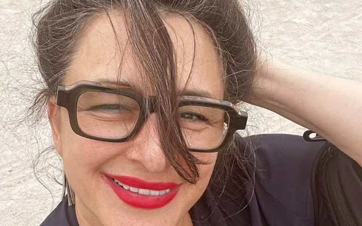 Ünlü oyuncu Esra Dermancıoğlu 57 yaşında bambaşka biri oldu!