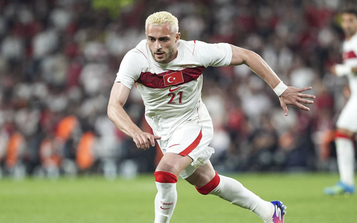 Barış Alper'den Dünya Kupası'nda Ümit Davala imajı!