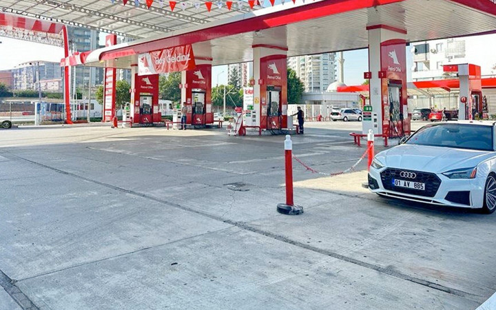 Motorine indirim üstüne indirim! Bu gece ikinci indirim var, benzine neden yok?