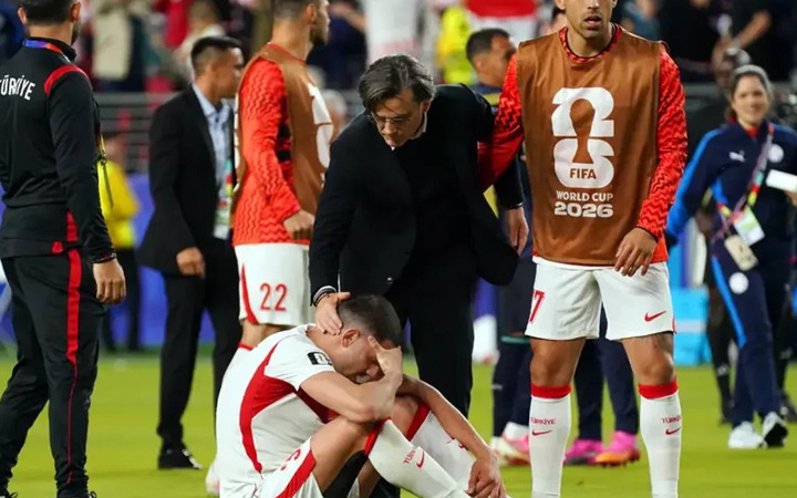 Paraguay'da Türkiye maçı manşetleri: Sözde güçlü takım...
