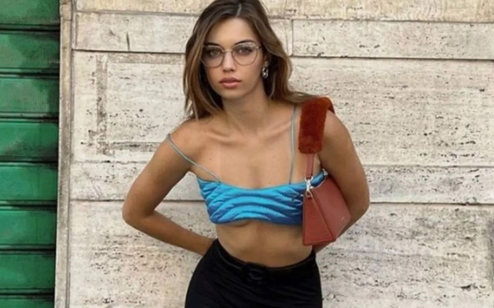 Afra Saraçoğlu İtalya tatilinden paylaştı! O kareleri olay