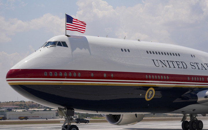 Ankara'ya iniş yaptı! Dünya, Air Force One'ı takip etti, rengini Trump seçmiş