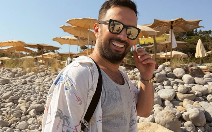 Tarkan'dan muhteşem günler! İbiza'da tekne tatilinde sezonun yorgunluğunu atıyor