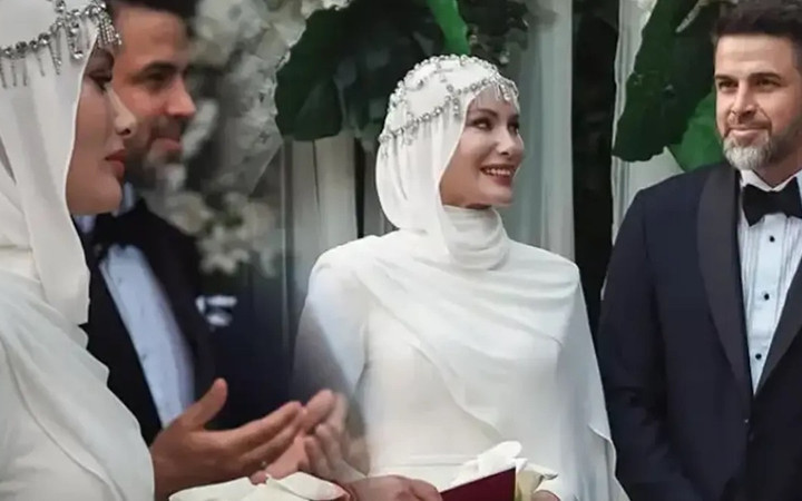 Gamze Özçelik ile eşi Reshad Strik'ten reklam projesi