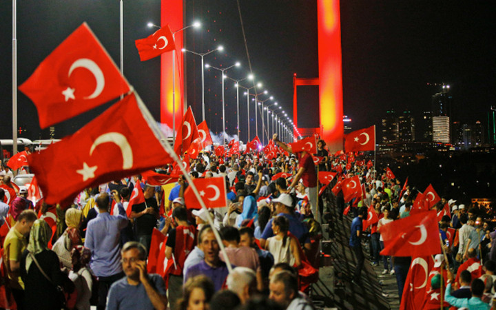 Siyaset dünyasından 15 Temmuz'un 10. yılına özel mesajlar! ''Karanlıktan aydınlığa uzanan o tarihi gece...''