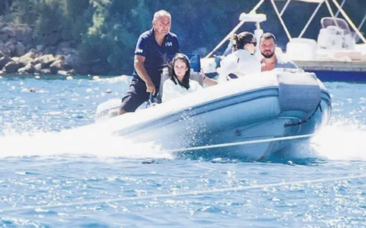 Fatih Terim aile tatilinde! Tekne turuna o isim de eşlik etti...