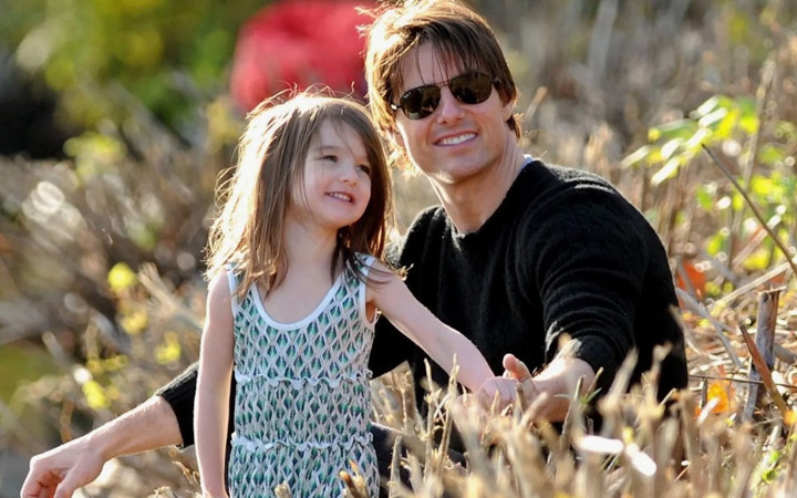 Suri Cruise'den radikal karar! Babası Tom Cruise ile yasal bağını kopardı