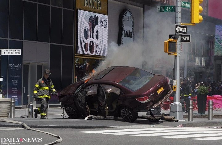 ABD'de araç yayaları ezdi! - Resim: 4