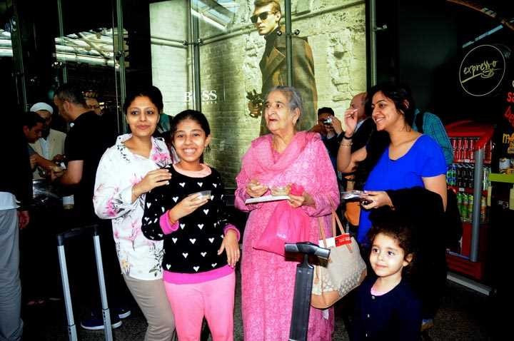 Havalimanında aşure dağıtıldı - Resim: 4