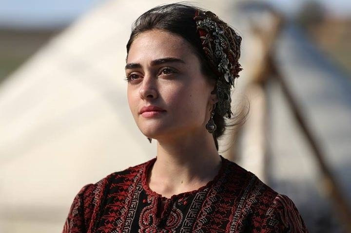 Diriliş Ertuğrul'un Halime'si Esra Bilgiç'in eski haline bakın - Resim: 1