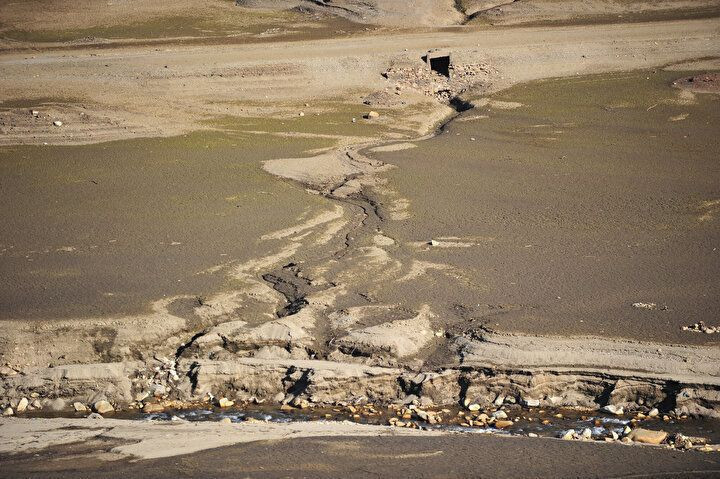 İstanbul'da korkutan görüntüler! İSKİ'den 21 maddelik 'su' çağrısı!.. Neleri yapın neleri yapmayın... - Resim: 2