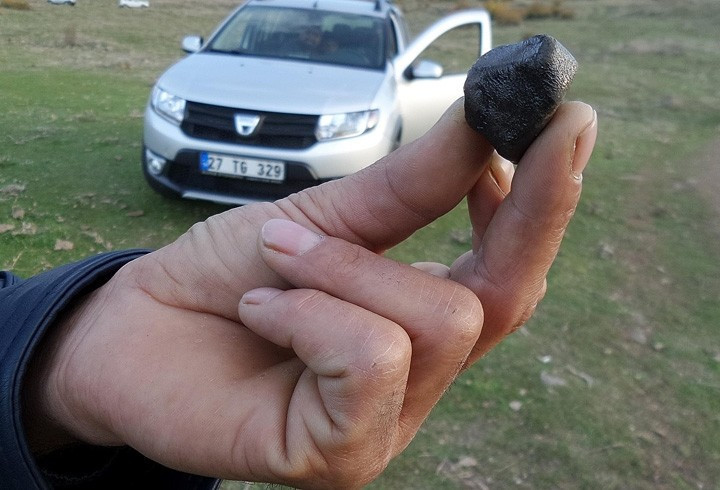 Gökten düşen taşla araba satın aldı - Resim: 1