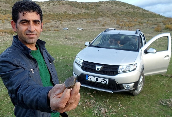 Gökten düşen taşla araba satın aldı - Resim: 2