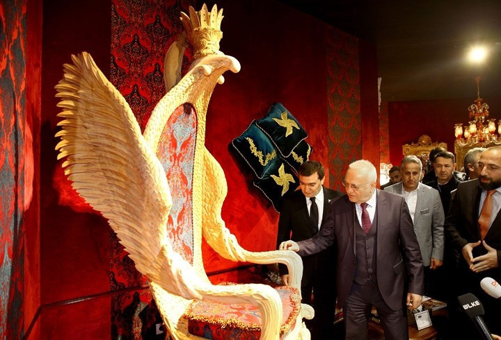 Mobilya Fuarında 300 bin liralık koltuk - Resim: 1