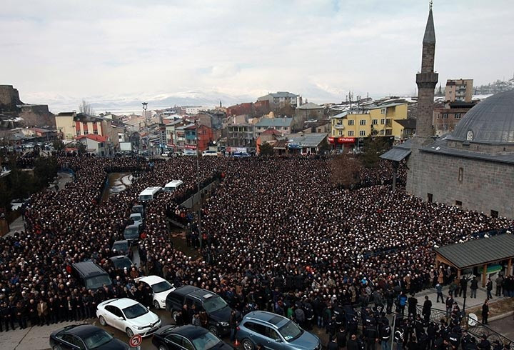 Kırkıncı'nın cenazesine 10 bin kişi katıldı - Resim: 1