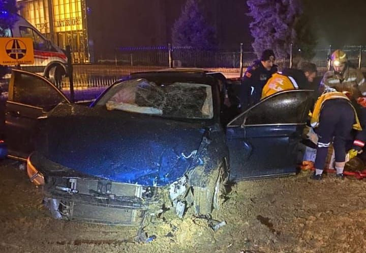 Sevgililer Günü kutlaması dönüşü feci kaza! Kadınlar öldü, erkekler yaralı... - Resim: 4